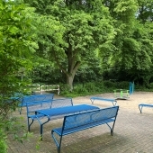 Bild vom Spielplatz anzeigen.