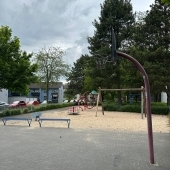 Bild vom Spielplatz anzeigen.