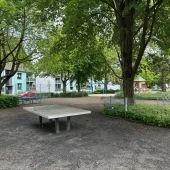 Bild vom Spielplatz anzeigen.