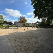 Bild vom Spielplatz anzeigen.