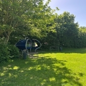 Bild vom Spielplatz anzeigen.