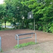 Bild vom Spielplatz anzeigen.