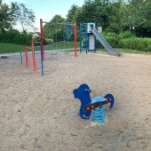 Bild vom Spielplatz anzeigen.