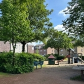 Bild vom Spielplatz anzeigen.
