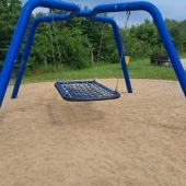 Bild vom Spielplatz anzeigen.