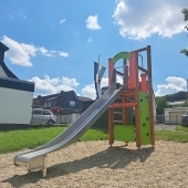 Bild vom Spielplatz anzeigen.