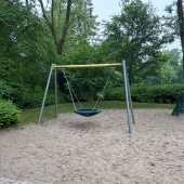 Bild vom Spielplatz anzeigen.