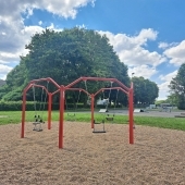 Bild vom Spielplatz anzeigen.