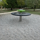 Bild vom Spielplatz anzeigen.