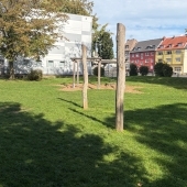 Bild vom Spielplatz anzeigen.