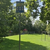 Bild vom Spielplatz anzeigen.