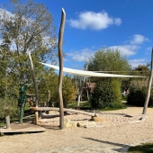 Bild vom Spielplatz anzeigen.