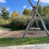 Bild vom Spielplatz anzeigen.