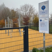 Bild vom Spielplatz anzeigen.