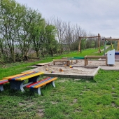 Bild vom Spielplatz anzeigen.