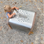 Bild vom Spielplatz anzeigen.