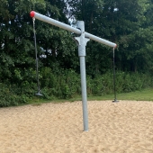 Bild vom Spielplatz anzeigen.