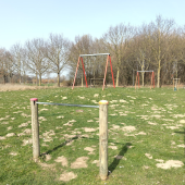 Bild vom Spielplatz anzeigen.