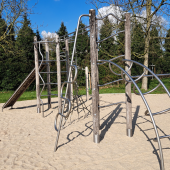 Bild vom Spielplatz anzeigen.