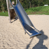 Bild vom Spielplatz anzeigen.