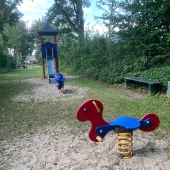 Bild vom Spielplatz anzeigen.
