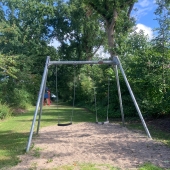 Bild vom Spielplatz anzeigen.