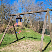 Bild vom Spielplatz anzeigen.