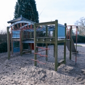 Bild vom Spielplatz anzeigen.