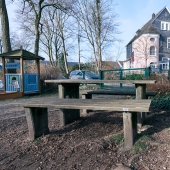 Bild vom Spielplatz anzeigen.