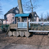 Bild vom Spielplatz anzeigen.