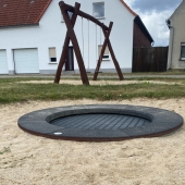Bild vom Spielplatz anzeigen.