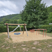 Bild vom Spielplatz anzeigen.