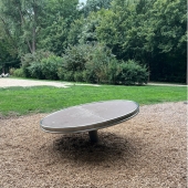 Bild vom Spielplatz anzeigen.