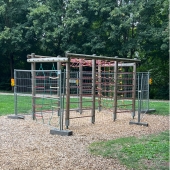 Bild vom Spielplatz anzeigen.