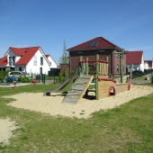 Bild vom Spielplatz anzeigen.