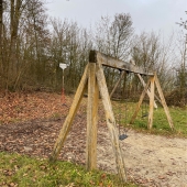 Bild vom Spielplatz anzeigen.
