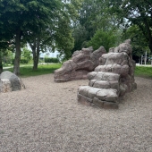 Bild vom Spielplatz anzeigen.