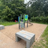 Bild vom Spielplatz anzeigen.
