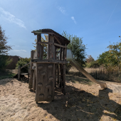 Bild vom Spielplatz anzeigen.