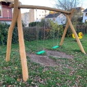 Bild vom Spielplatz anzeigen.