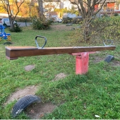 Bild vom Spielplatz anzeigen.