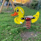 Bild vom Spielplatz anzeigen.