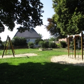 Bild vom Spielplatz anzeigen.