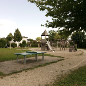 Bild vom Spielplatz anzeigen.