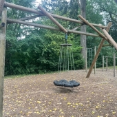 Bild vom Spielplatz anzeigen.