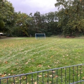 Bild vom Spielplatz anzeigen.
