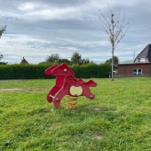 Bild vom Spielplatz anzeigen.