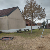 Bild vom Spielplatz anzeigen.
