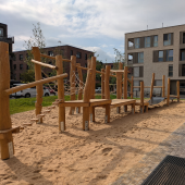 Bild vom Spielplatz anzeigen.