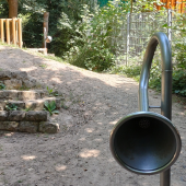 Bild vom Spielplatz anzeigen.